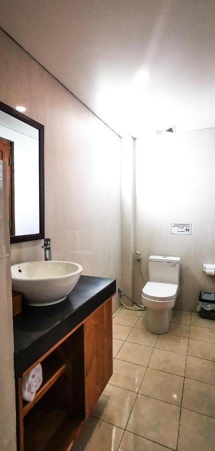 Santi Homestay Canggu Exterior foto